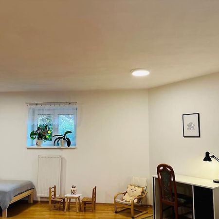 Family-Friendly Prague 5 Stay Exterior photo