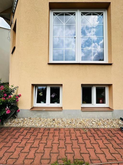 Family-Friendly Prague 5 Stay Exterior photo