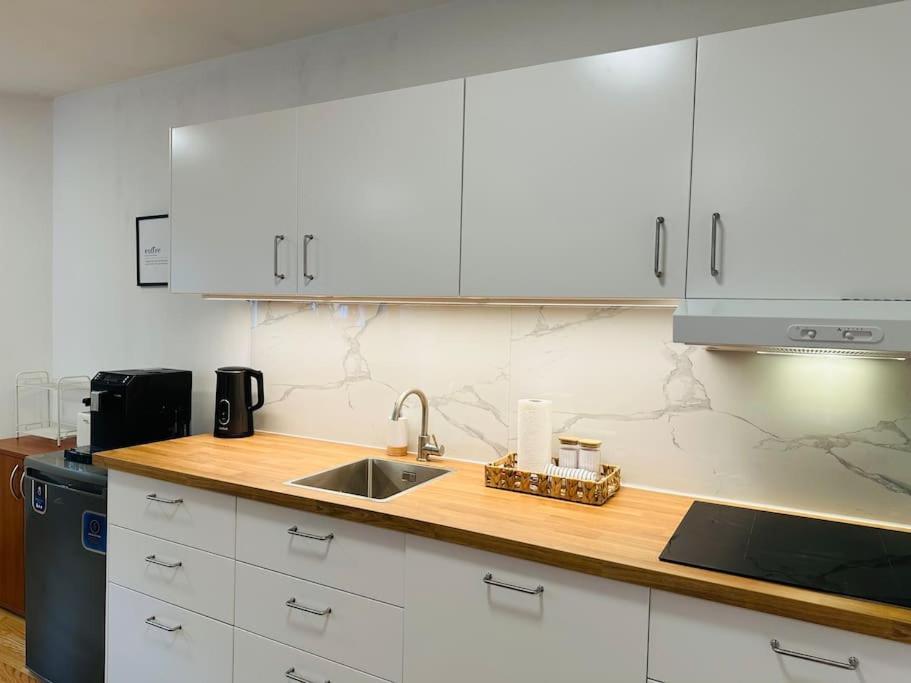 Family-Friendly Prague 5 Stay Exterior photo