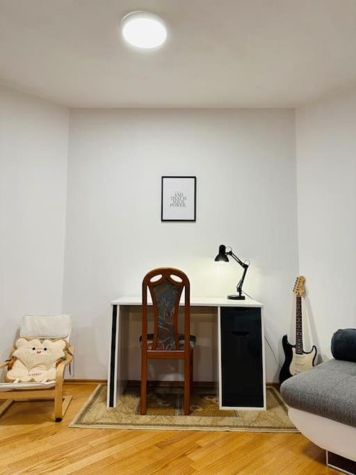 Family-Friendly Prague 5 Stay Exterior photo