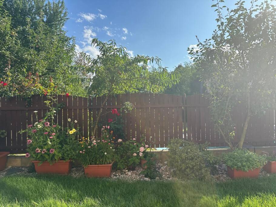 Family-Friendly Prague 5 Stay Exterior photo